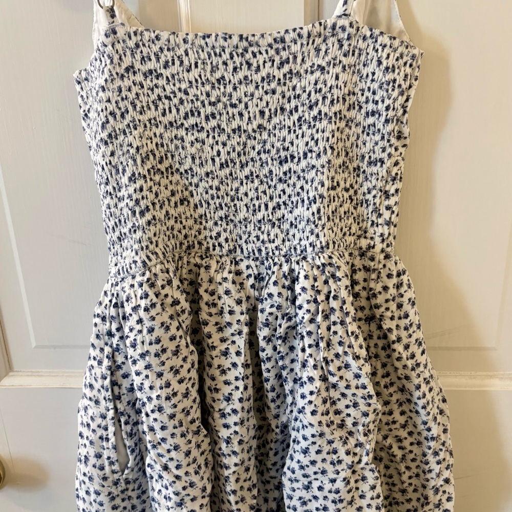 Hollister White/blue dress/romper Has liner with built in shorts/not see-thru! - Picture 2 of 4
